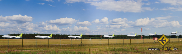 Boeing 737-36Q